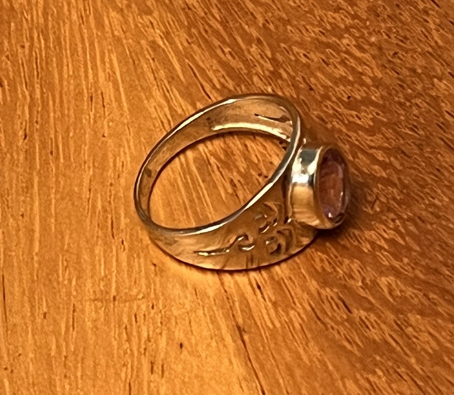 Amethist ring met Boeddha-ogen