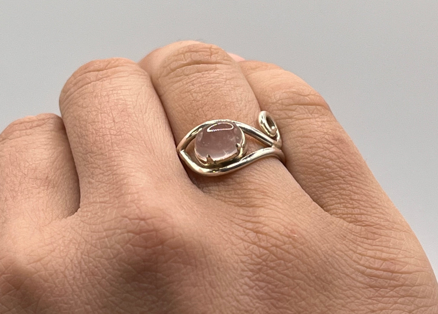 Rozenkwarts Zilveren Ring - Liefde & Bescherming in Oogdesign