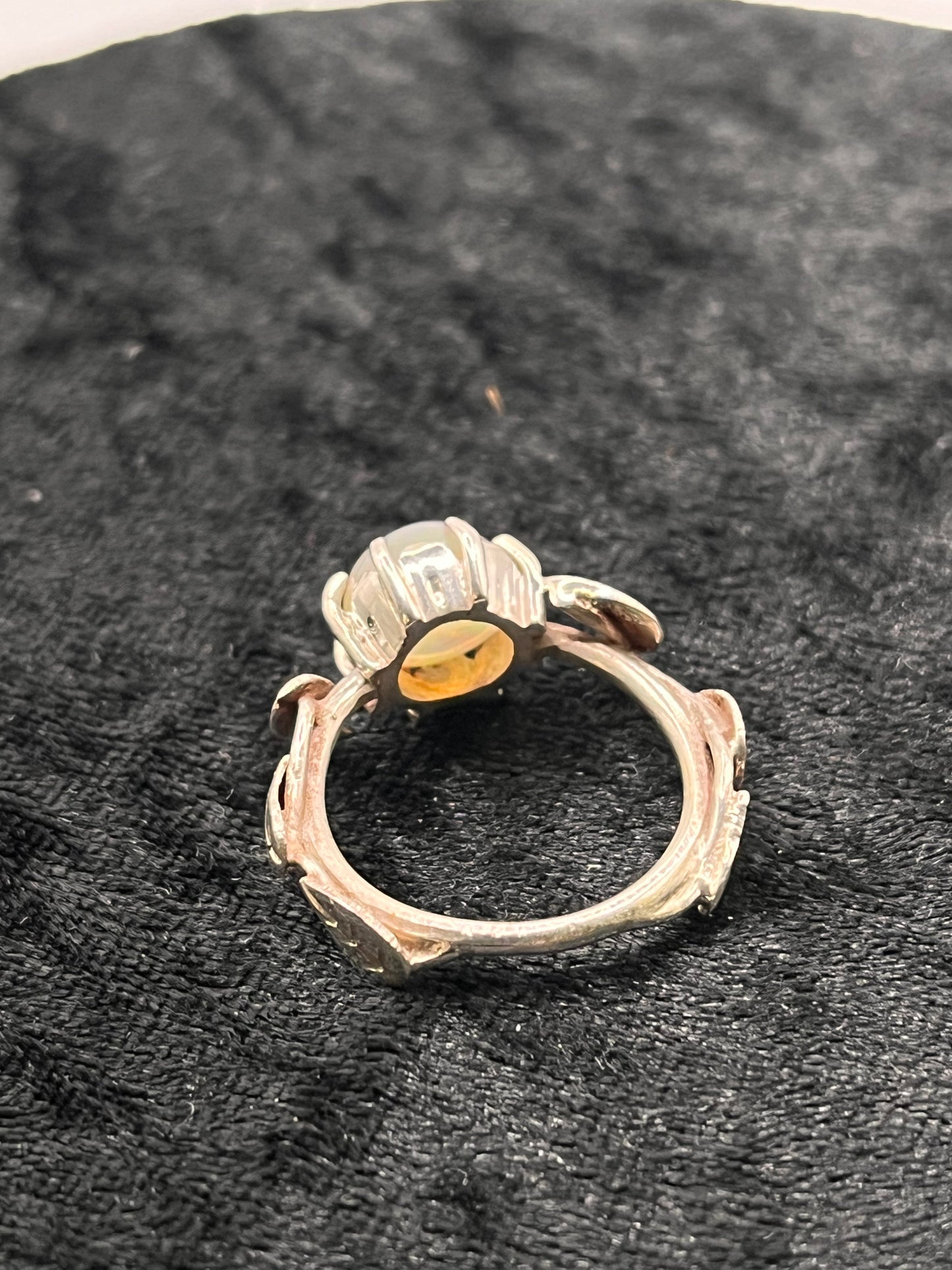 Edel Opaal Zilveren Ring met Blaadjes - Intuïtie & Natuurlijke Flow