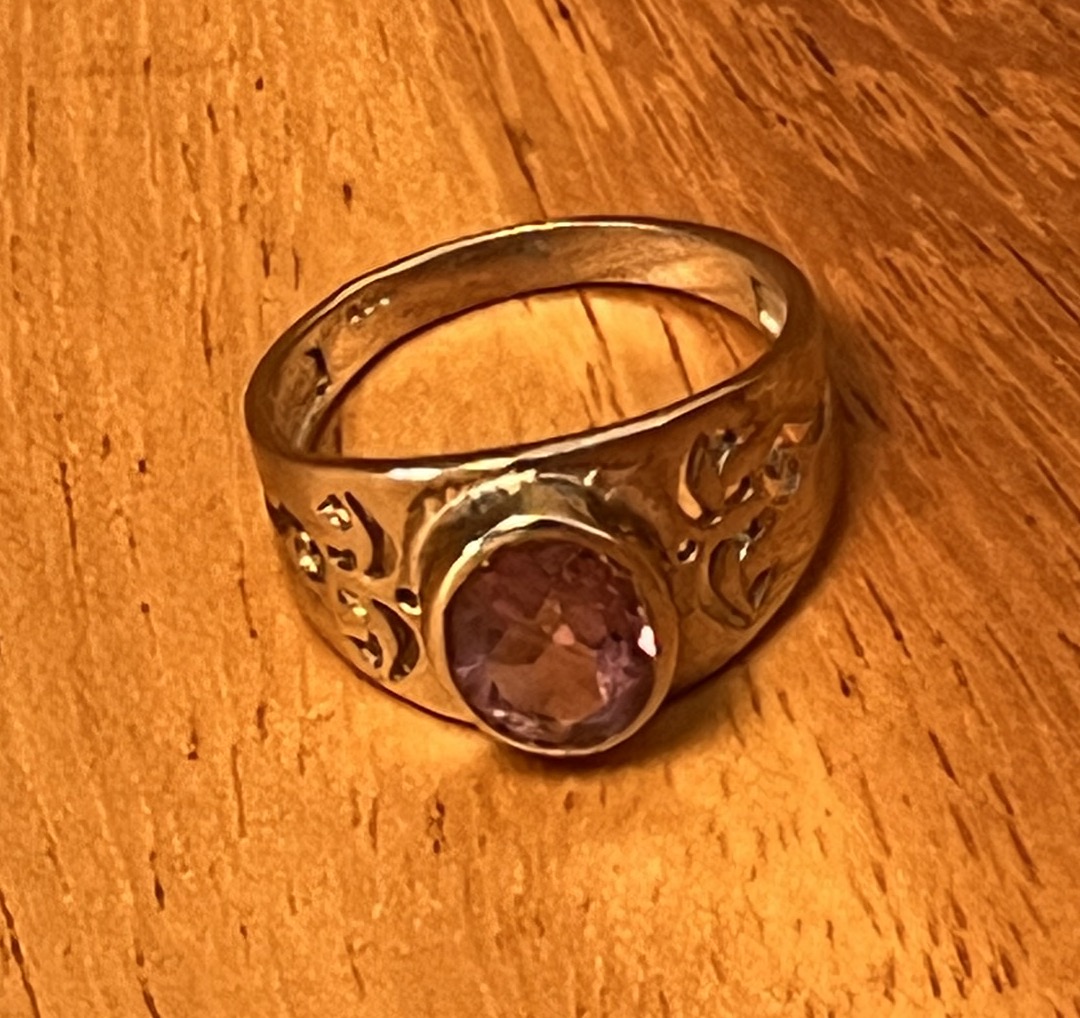 Amethyst ring met buddha ogen, rhodium coating