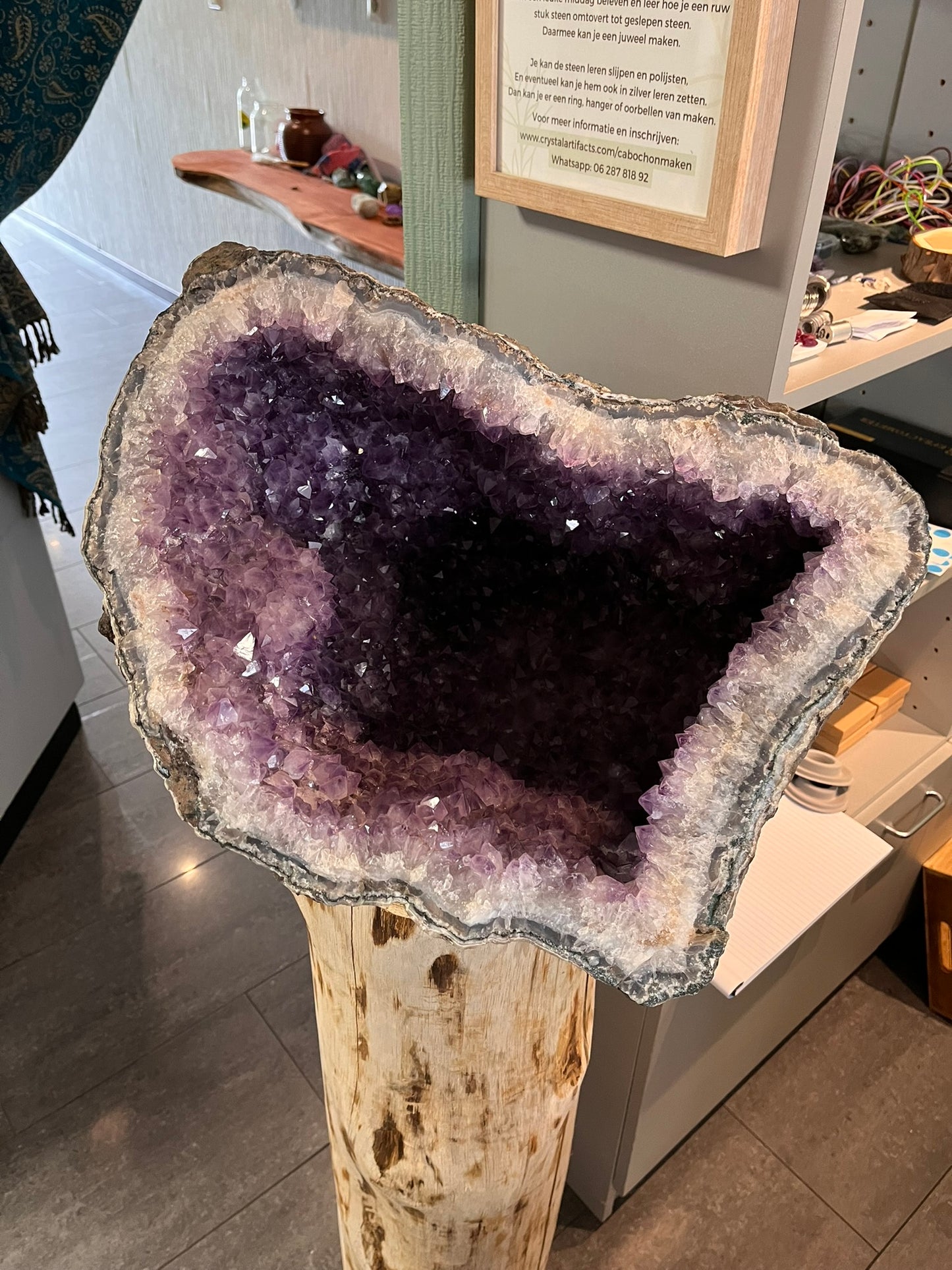 Amethyst geode, 50,3 kg, 38x35x53, Artikel 7-9