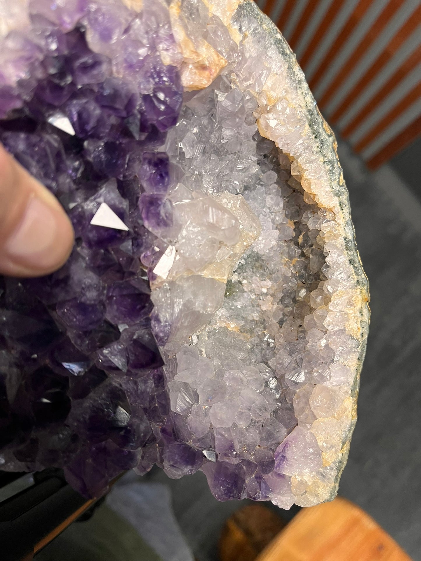 Amethyst 20,5x16,5 cm, 1944 gram artikel 7-15