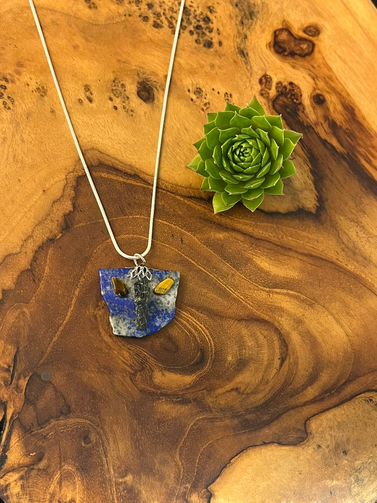 Lapis Lazuli, Aegirien, Tijgeroog